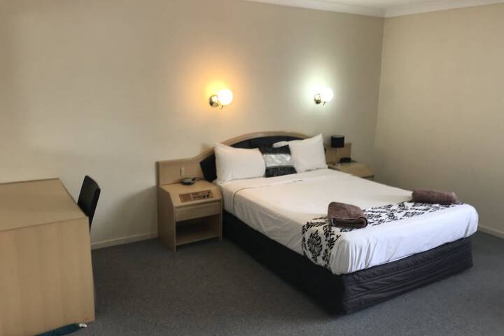 Room 10 of 42