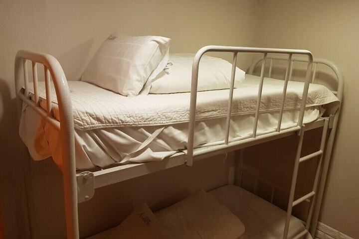 Room 21 of 46