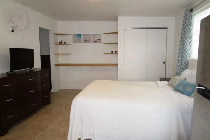 Room 7 of 8