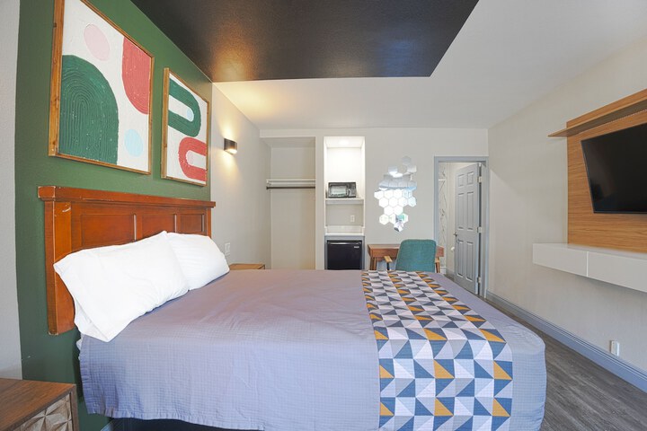 1 King Bed with Kitchenette (52 of 68)