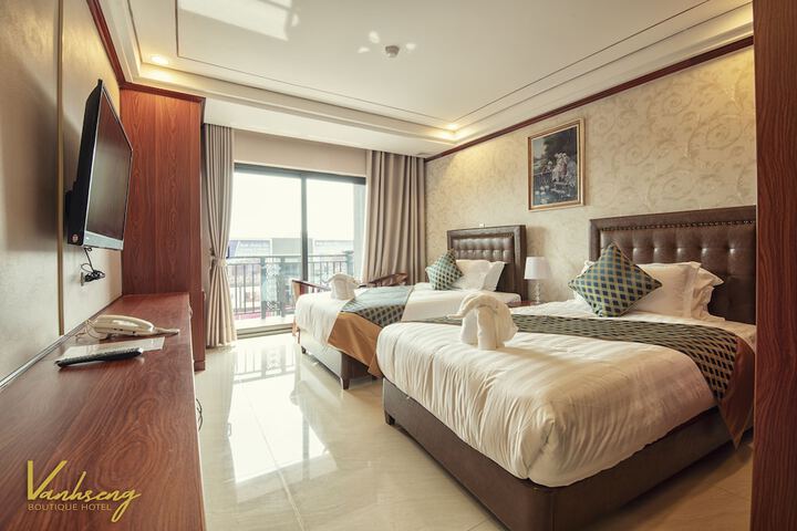 Room 5 of 24