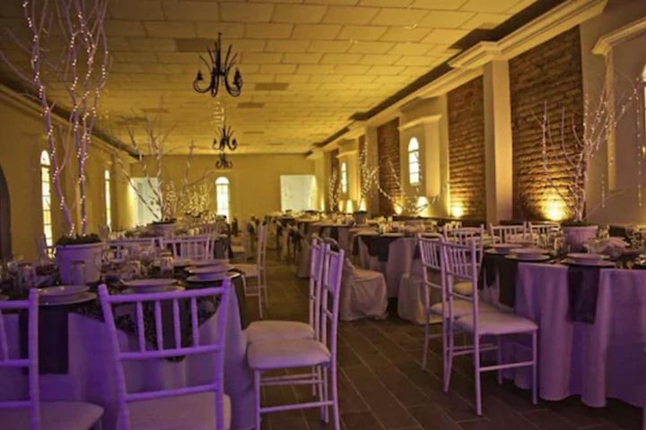 Ballroom/Hall 22 of 32