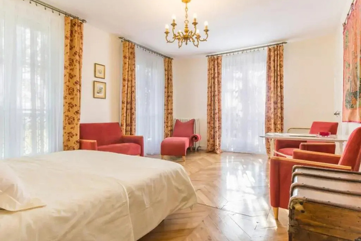Room 3 of 13