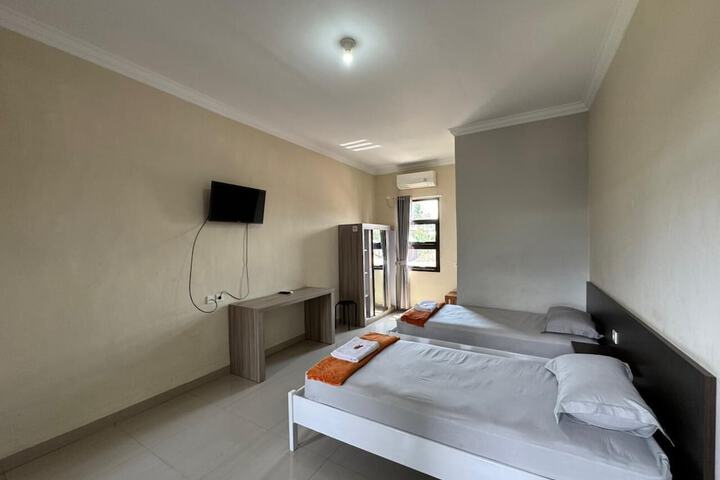 Room 4 of 17