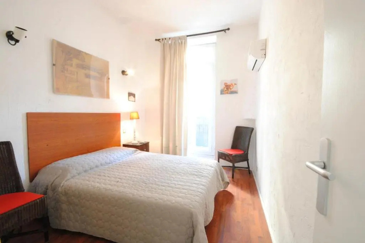 Room 3 of 6