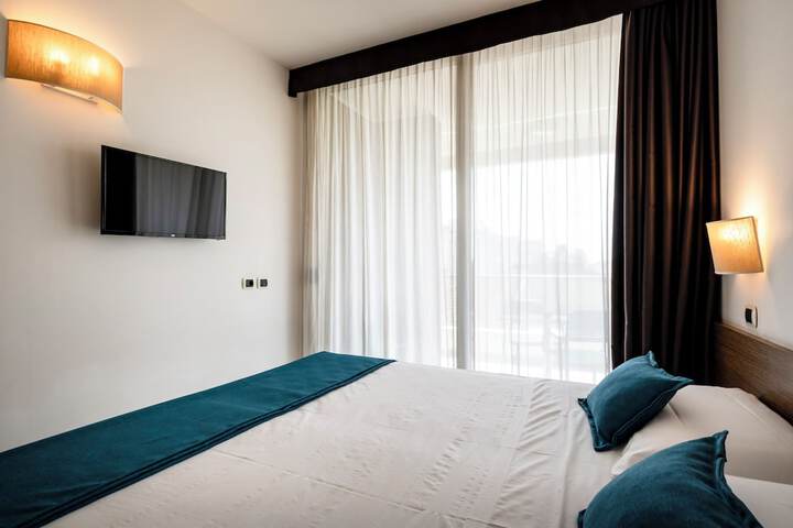 Room 28 of 60