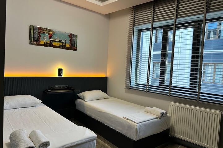 Room 3 of 48