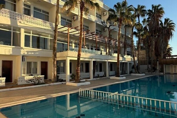 Hotel 12 of 13