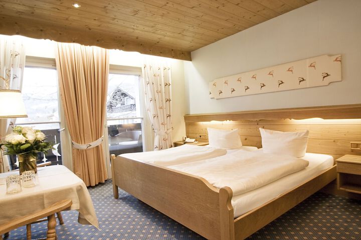 Room 6 of 24