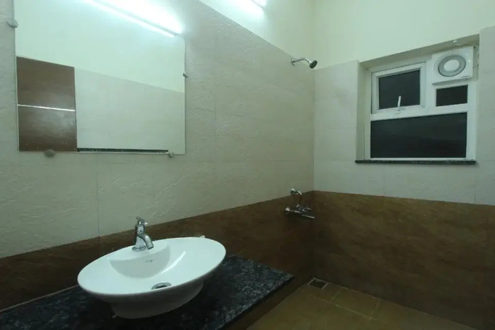 Room 8 of 16