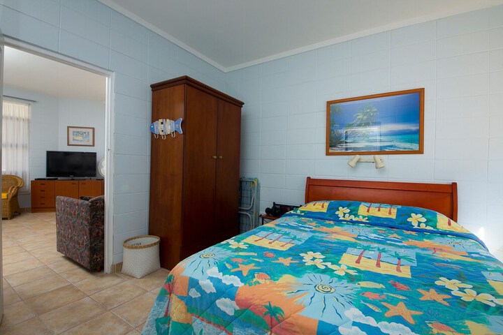 Room 6 of 24