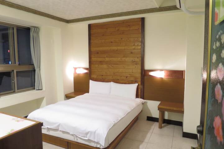 Room 6 of 51