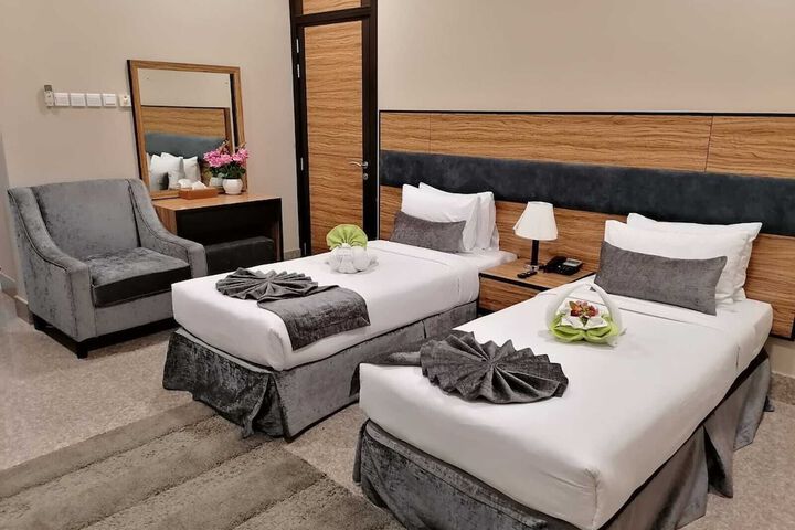 Room 11 of 49