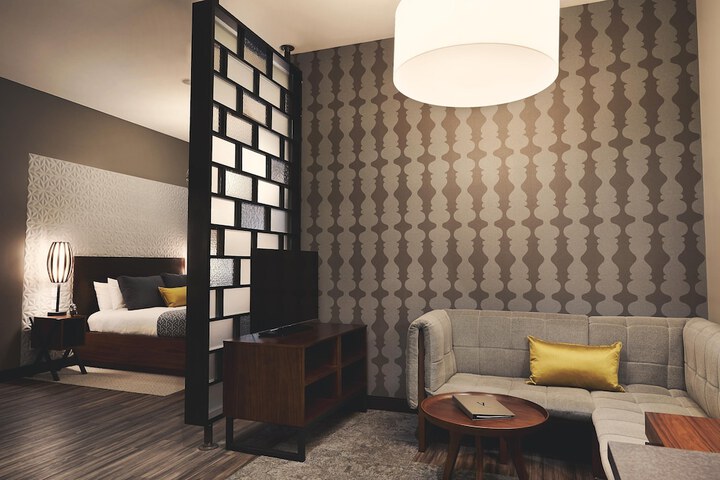 Room 15 of 86