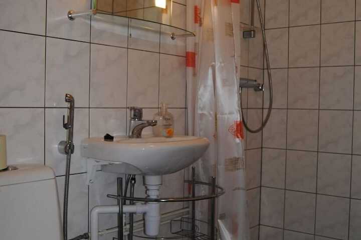 Room 21 of 28