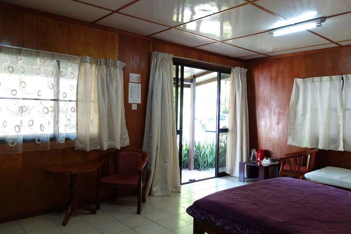 Room 8 of 47