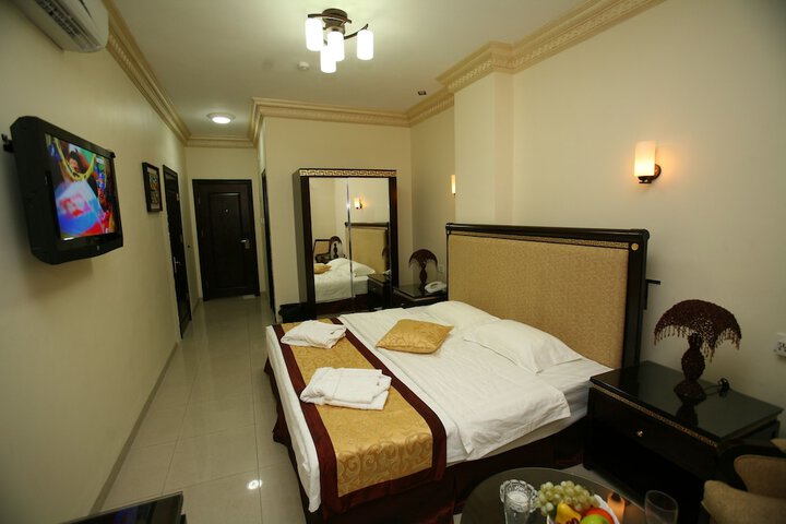 Room 7 of 39