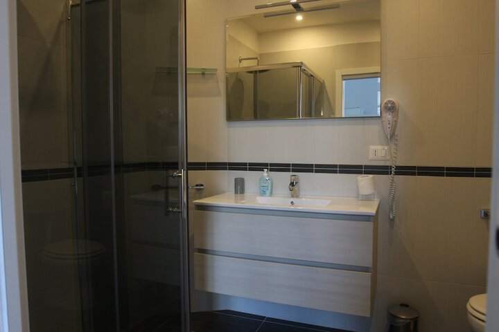 Room 43 of 64