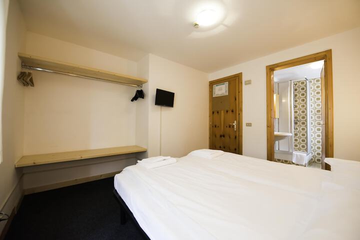 Room 22 of 112