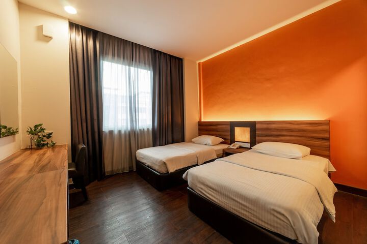 Room 6 of 23