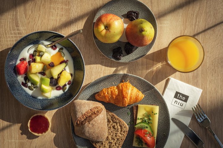 Breakfast/Coffee Service 30 of 45