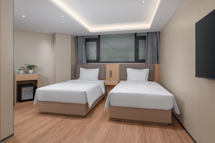 Room 4 of 57