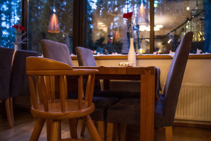Dining 45 of 65
