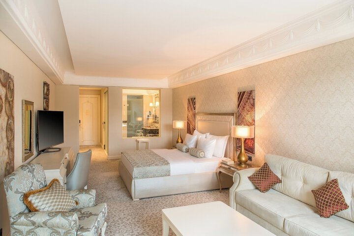 Room 21 of 54