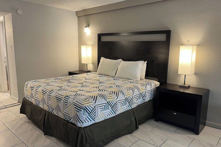 Room 8 of 15