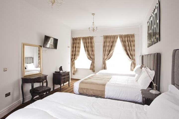 Room 3 of 39
