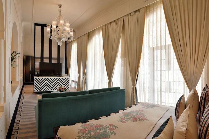 Room 6 of 56