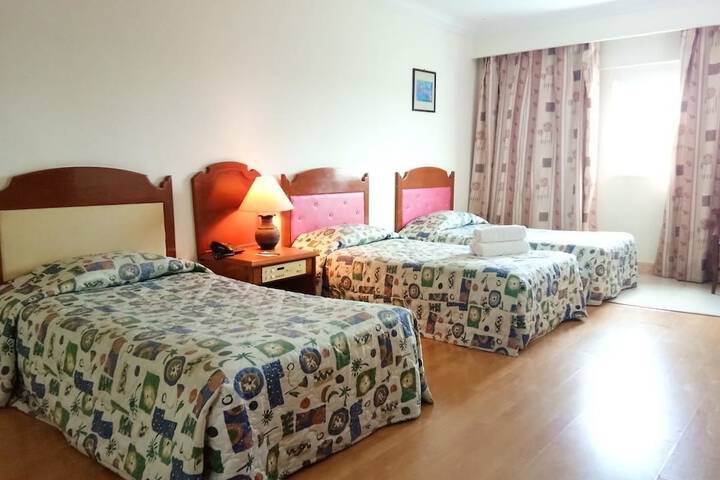 Room 14 of 32