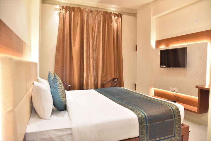 Room 6 of 31
