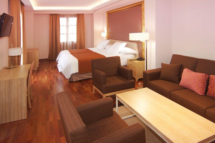Room 4 of 46