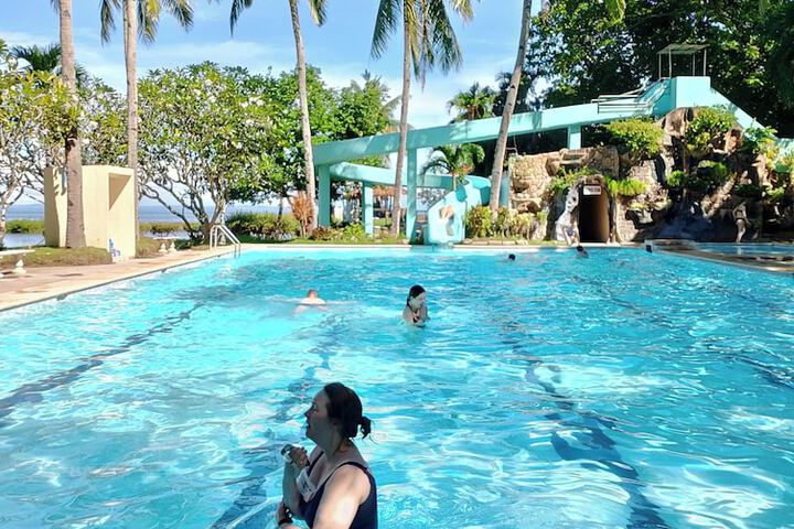 Hotel with Pool