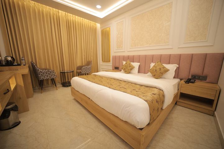 Room 37 of 103