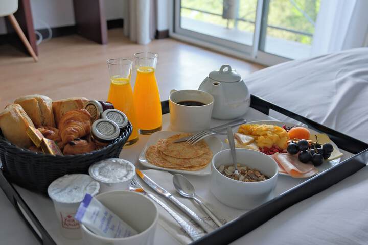 Breakfast/Coffee Service 63 of 72