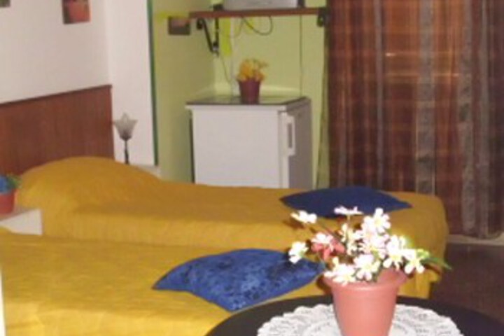 Room 15 of 25