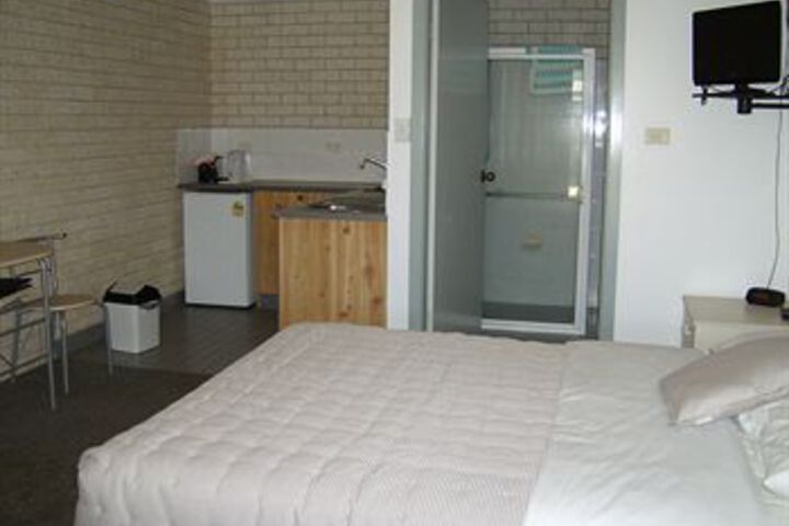 Room 7 of 15