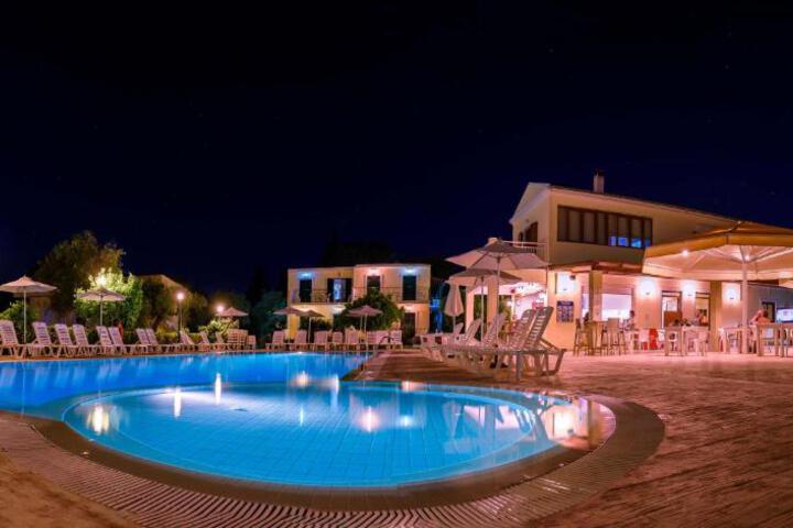 Yianetta Hotel & Suites
