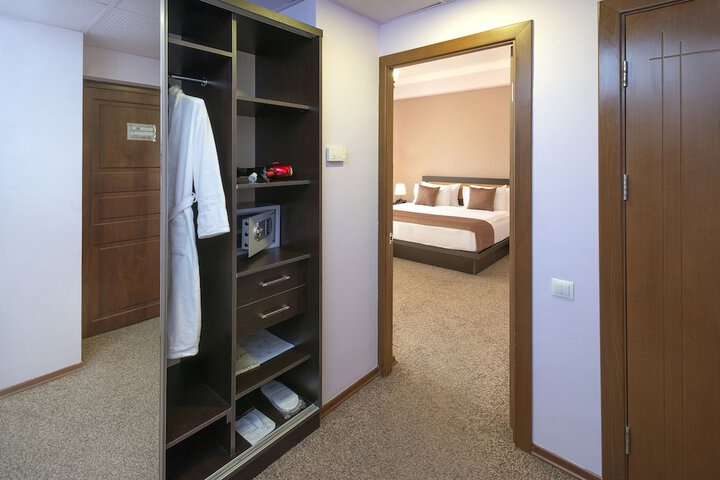 Room 19 of 45