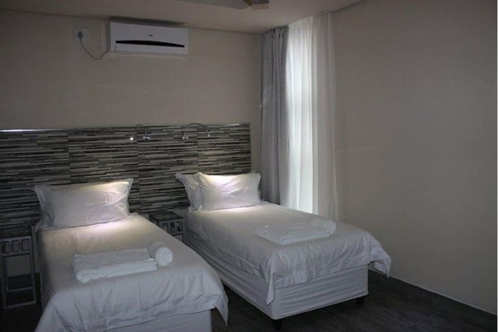 Room 6 of 62
