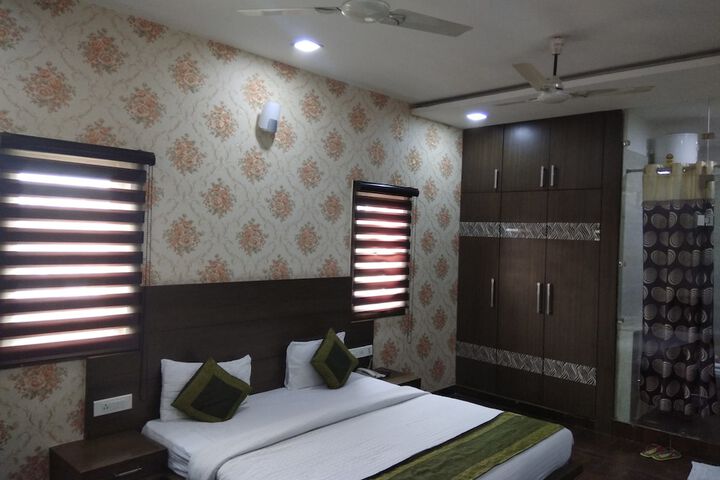 Room 4 of 21