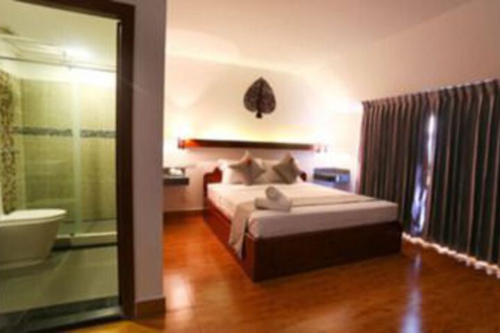 Room 18 of 27