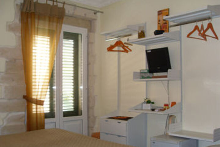 Room 21 of 33