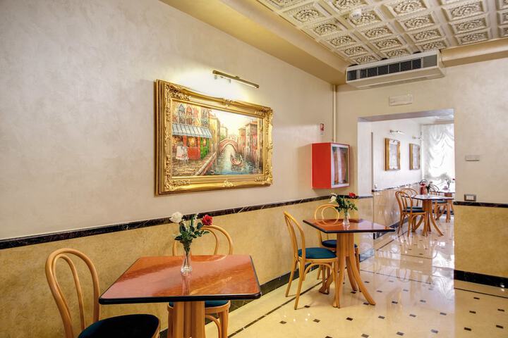 Breakfast area