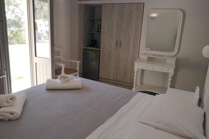 Room 15 of 50