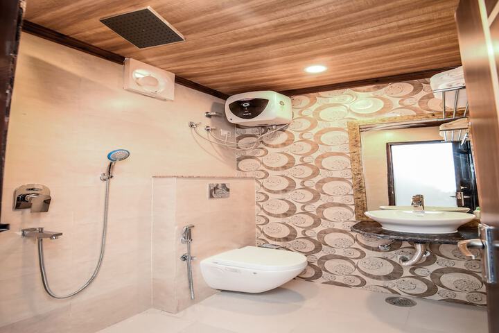 Room 16 of 18