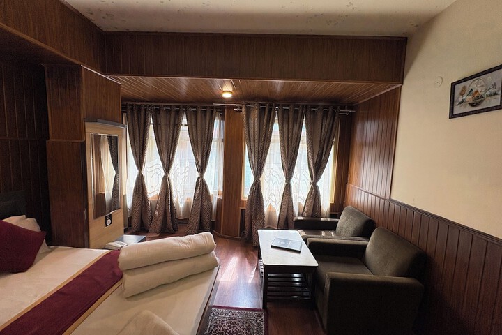 Room 21 of 40