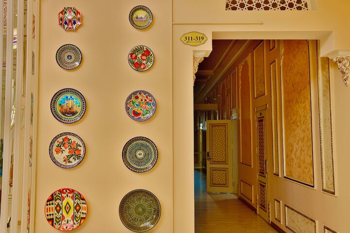 Ballroom/Hall 28 of 31